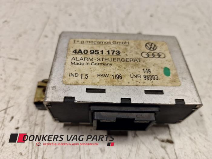 Begagnade Larmmodul Audi A6 Avant (C4) Pris € 10,00 Marginaltabell erbjuds av Donkers VAG Parts