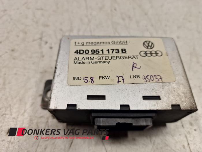 Begagnade Larmsensor Audi A8 (D2) Pris € 10,00 Marginaltabell erbjuds av Donkers VAG Parts