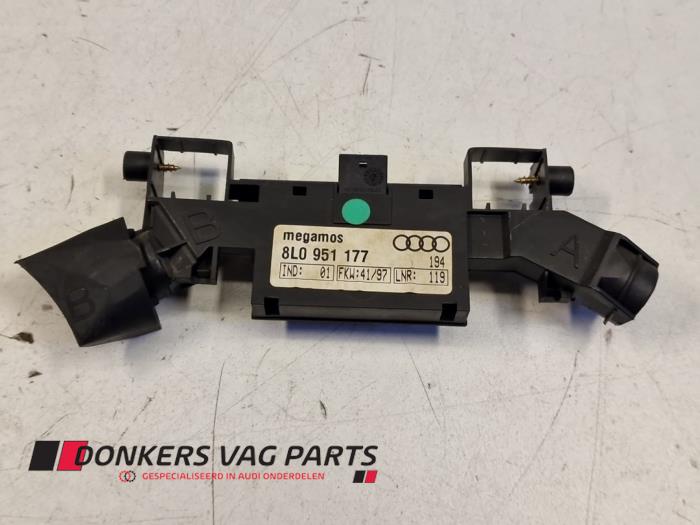 Begagnade Larmsensor Audi A3 (8L1) Pris € 15,00 Marginaltabell erbjuds av Donkers VAG Parts