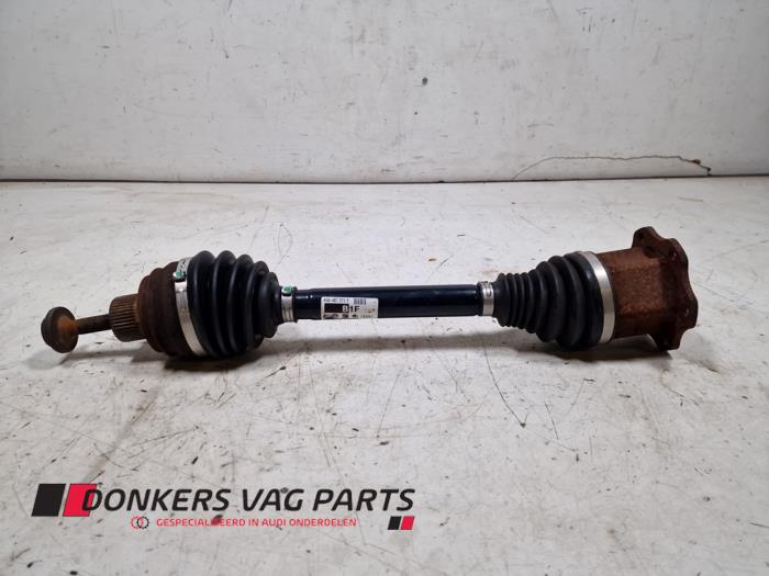 Usagé Arbre de transmission avant gauche Audi S8 (D4) 4.0 V8 TFSI 32V Prix € 40,00 Règlement à la marge proposé par Donkers VAG Parts