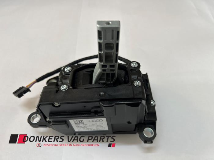 Usagé Levier de sélection automatique Audi A5 Sportback (F5A/F5F) 2.0 35 TFSI Mild Hybrid 16V Prix € 80,00 Règlement à la marge proposé par Donkers VAG Parts