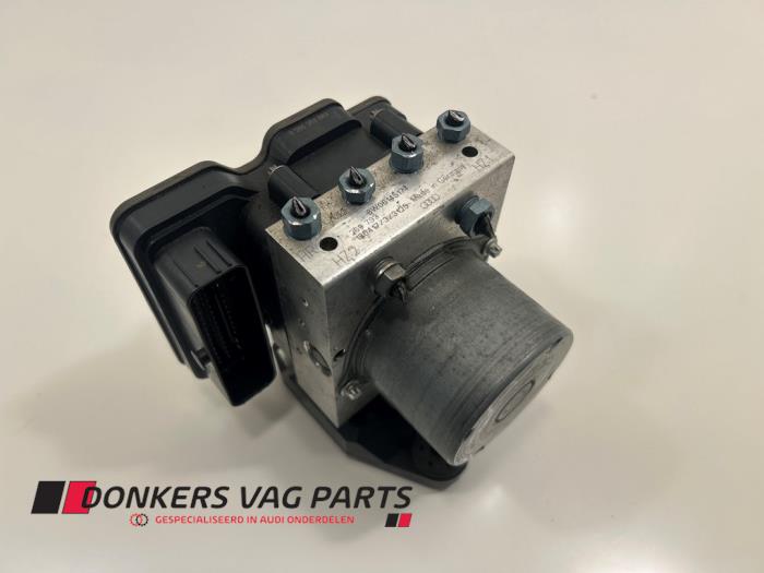 Used ABS pump Audi A4 Avant (B9) 2.0 35 TDI 16V Price € 242,00 Inclusive VAT offered by Donkers VAG Parts
