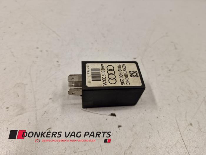 Używane Przekaznik Audi 100 Quattro (C4) Cena € 15,00 Procedura marży oferowane przez Donkers VAG Parts