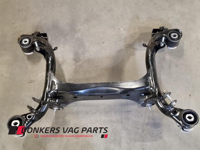 Begagnade Underram Audi A5 Cabrio (F57/F5E) 2.0 TFSI 16V Pris € 150,00 Marginaltabell erbjuds av Donkers VAG Parts