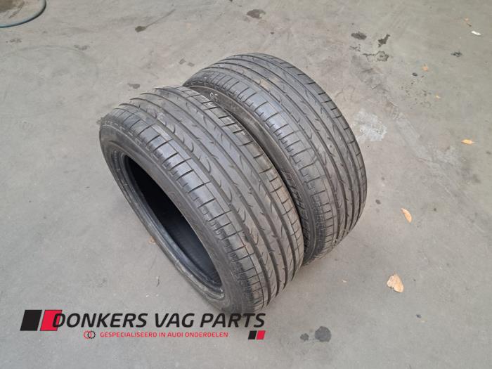 Używane Opona Cena € 80,00 Procedura marży oferowane przez Donkers VAG Parts