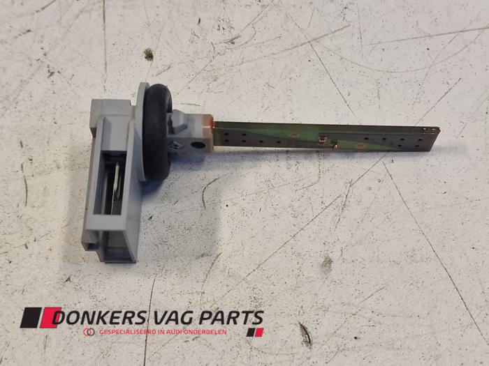 Begagnade Innetemperatursensor Audi S8 (D4) 4.0 V8 TFSI 32V Pris € 8,00 Marginaltabell erbjuds av Donkers VAG Parts