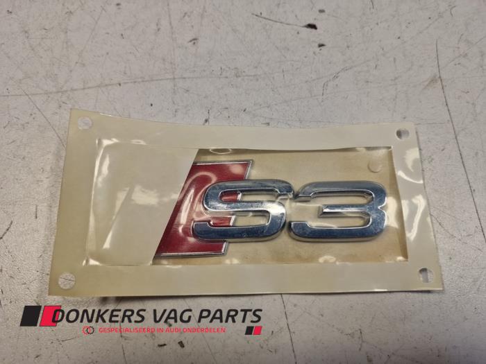 Nowe Emblemat Audi S3 Cena € 36,30 Z VAT oferowane przez Donkers VAG Parts
