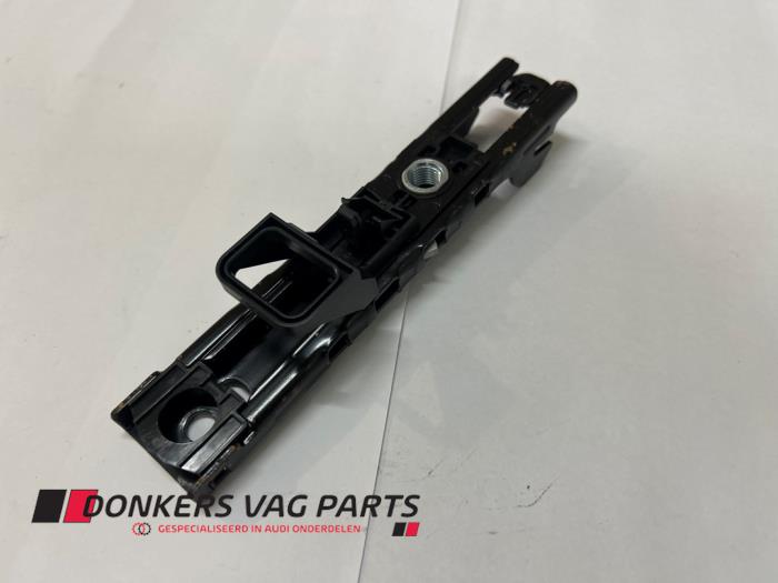 Seatbelt height adjuster