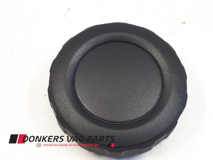 Seat adjustment handle