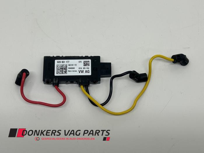 Begagnade Larmsensor Audi S5 (F53/F5P) 3.0 TFSI V6 24V Pris € 121,00 Inklusive moms erbjuds av Donkers VAG Parts