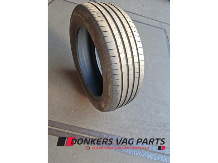 Używane Opona Cena € 35,00 Procedura marży oferowane przez Donkers VAG Parts