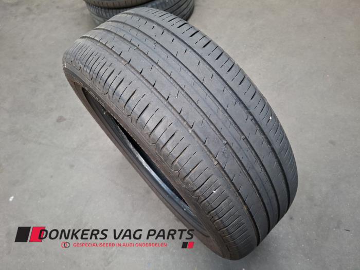 Używane Opona Cena € 30,00 Procedura marży oferowane przez Donkers VAG Parts