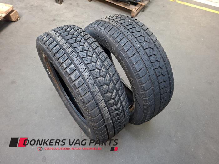 Używane Opona zimowa Cena € 60,00 Procedura marży oferowane przez Donkers VAG Parts