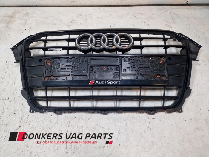 Używane Grill Audi A4 Avant (B8) 2.0 TDI 16V Cena € 100,00 Procedura marży oferowane przez Donkers VAG Parts