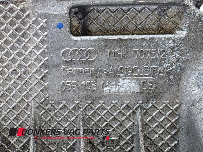 Ölwanne van een Audi A8 2010