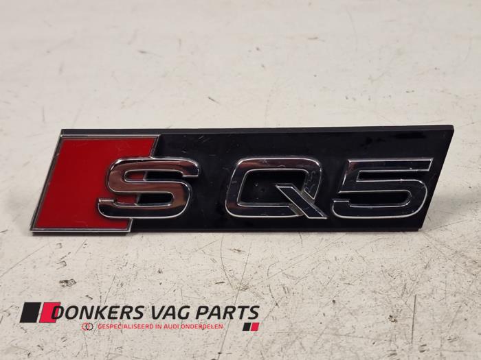 Używane Emblemat Audi SQ5 (8RB) 3.0 TDI V6 24V Plus Cena € 15,00 Procedura marży oferowane przez Donkers VAG Parts