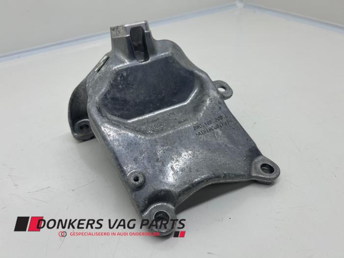 Usagé Support moteur Audi S5 Sportback (F5A/F5F) 3.0 TFSI V6 24V Prix € 20,00 Prix TTC proposé par Donkers VAG Parts
