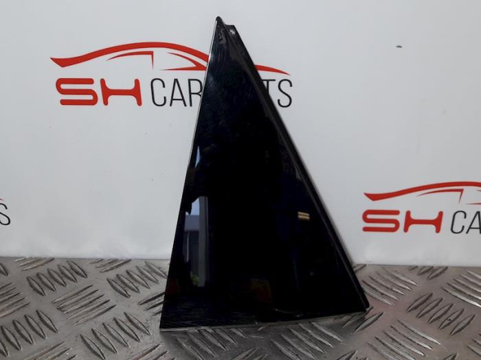 C-style sealing cover left from a Mercedes-Benz A (W169) 1.5 A-160 2011