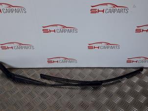 Used Front wiper arm Mercedes A (W169) 1.5 A-160 Price € 30,00 Margin scheme offered by SH Carparts