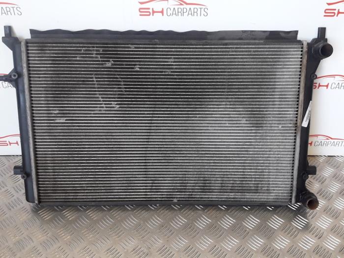 Usagé Radiateur Audi A3 Sportback (8PA) 2.0 FSI 16V Prix € 39,00 Règlement à la marge proposé par SH Carparts