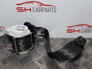 Used Rear seatbelt, right Renault Clio III (BR/CR) 1.2 16V 75 Price € 42,00 Margin scheme offered by SH Carparts
