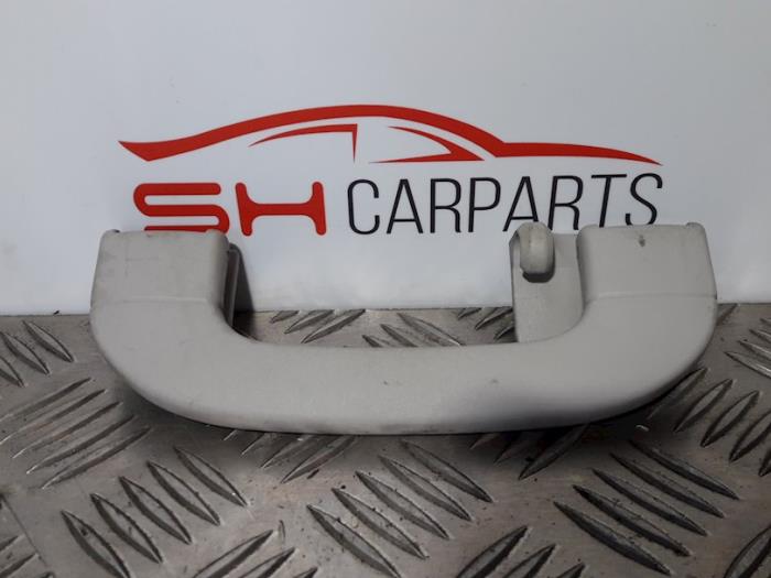 Gebrauchte Handgriff Mercedes A (W169) 1.5 A-150 Preis € 10,00 Margenregelung angeboten von SH Carparts
