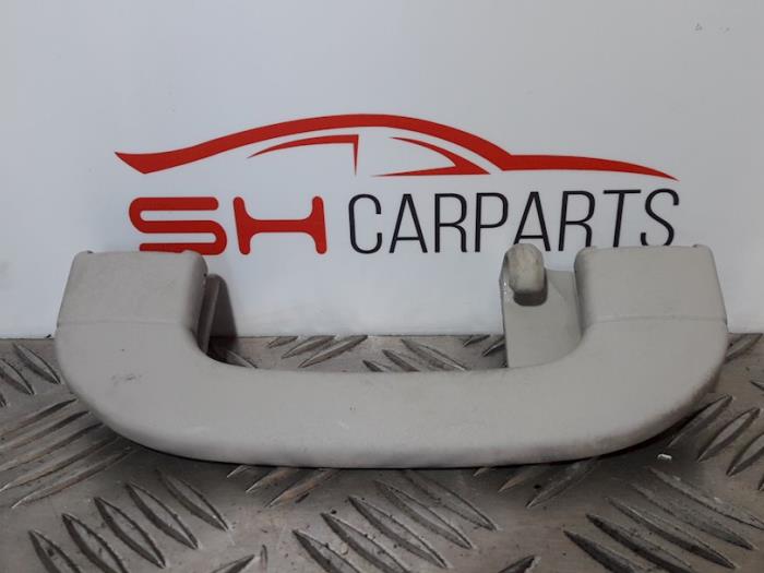 Gebrauchte Handgriff Mercedes A (W169) 1.5 A-150 Preis € 10,00 Margenregelung angeboten von SH Carparts