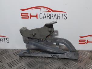 Used Bonnet Hinge Opel Corsa C (F08/68) 1.0 12V Twin Port Price € 8,00 Margin scheme offered by SH Carparts