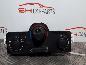 Used Heater control panel Renault Clio III (BR/CR) 1.5 dCi 70 Price € 28,00 Margin scheme offered by SH Carparts