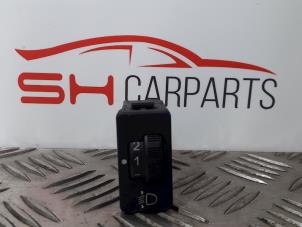 Usagé Commutateur phare hauteur réglable Citroen Xsara Picasso (CH) 1.6 HDi 16V 92 Prix € 8,00 Règlement à la marge proposé par SH Carparts