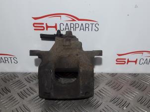 Used Front brake calliper, right Peugeot 107 1.0 12V Price € 14,00 Margin scheme offered by SH Carparts