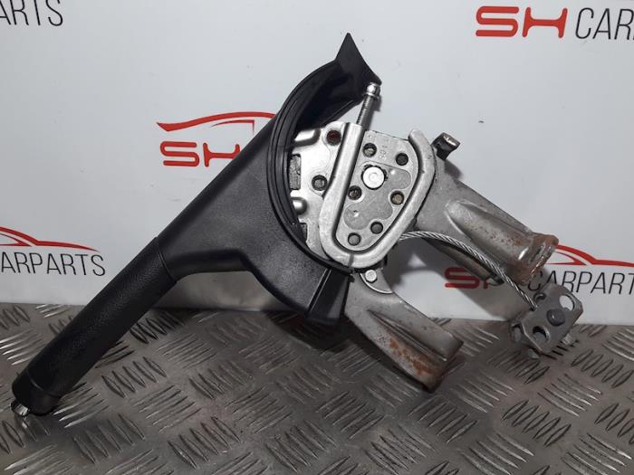 Parking brake lever from a Suzuki Swift (ZA/ZC/ZD1/2/3/9) 1.3 VVT 16V 2005
