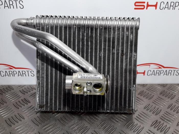 Air conditioning radiator from a MINI Mini (R56) 1.6 Cooper D 16V 2009