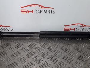 Used Set of tailgate gas struts Mini Mini (R56) 1.6 Cooper D 16V Price € 16,00 Margin scheme offered by SH Carparts