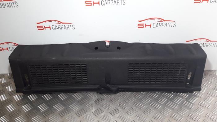 Begagnade Skydd, diverse BMW Mini (R50/53) 1.6 16V One Pris € 10,00 Marginaltabell erbjuds av SH Carparts