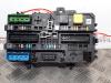Fuse box from a Opel Astra H (L48), 2004 / 2014 1.6 16V Twinport, Hatchback, 4-dr, Petrol, 1.598cc, 77kW (105pk), FWD, Z16XEP; EURO4, 2004-03 / 2006-12 2006