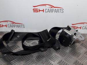 Usados Cinturón de seguridad derecha delante Opel Astra H (L48) 1.6 16V Twinport Precio € 22,00 Norma de margen ofrecido por SH Carparts