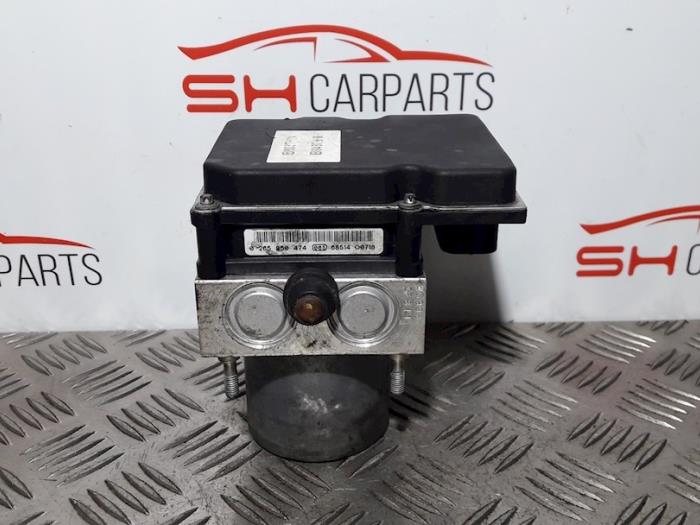 Usagé Bloc ABS Audi A4 (B7) 2.0 TDI 16V Prix € 34,00 Règlement à la marge proposé par SH Carparts