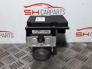 Usagé Pompe ABS Audi A4 (B7) 2.0 TDI 16V Prix € 34,00 Règlement à la marge proposé par SH Carparts