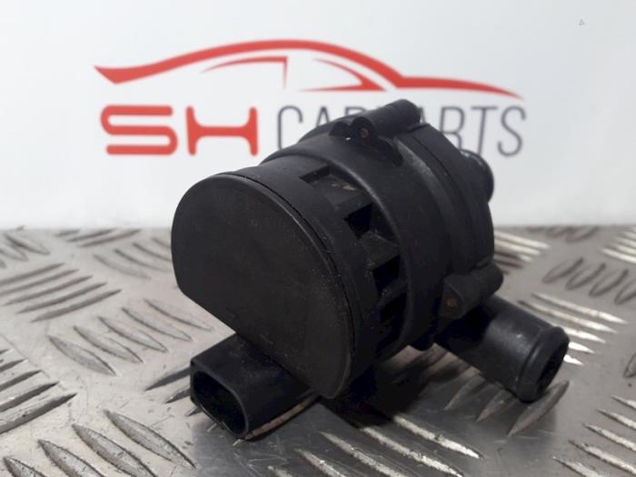 Begagnade Extra vattenpump Mercedes ML II (164/4JG) 3.0 ML-280 CDI 4-Matic V6 24V Pris € 25,00 Marginaltabell erbjuds av SH Carparts