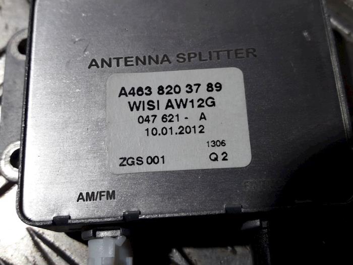 Antenne amplificateur d'un Mercedes-Benz B (W246,242) 1.6 B-200 BlueEFFICIENCY Turbo 16V 2012