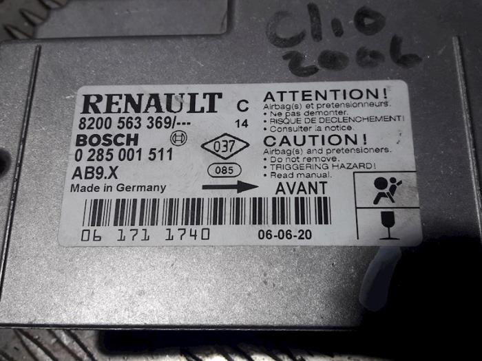 Airbag Module from a Renault Clio III (BR/CR) 1.4 16V 2006