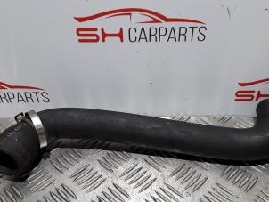 Used Radiator hose Mercedes Vito (639.7) 2.2 109 CDI 16V Price € 20,00 Margin scheme offered by SH Carparts