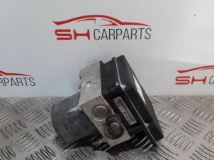Used ABS pump Audi A4 (B7) 2.0 TDI 16V Price € 56,00 Margin scheme offered by SH Carparts