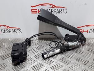 Used Front seatbelt buckle, right Opel Corsa D 1.2 16V Price € 20,00 Margin scheme offered by SH Carparts