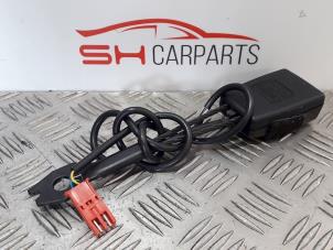 Used Front seatbelt buckle, left Mercedes B (W245,242) 1.5 B-150 16V Price € 15,00 Margin scheme offered by SH Carparts