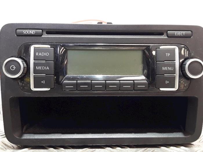 Radio/Lecteur CD d'un Volkswagen Golf VI (5K1) 1.4 16V 2010