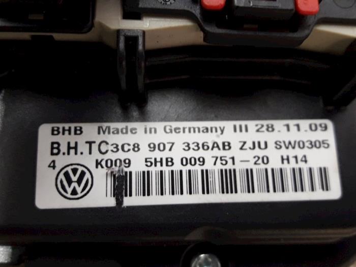 Panneau de commandes chauffage d'un Volkswagen Golf VI (5K1) 1.4 16V 2010