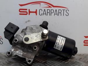 Used Front wiper motor Mercedes B (W245,242) 2.0 B-200 CDI 16V Price on request offered by SH Carparts