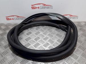 Used Front door seal 4-door, right Mercedes B (W246,242) 1.6 B-200 BlueEFFICIENCY Turbo 16V Price € 20,00 Margin scheme offered by SH Carparts